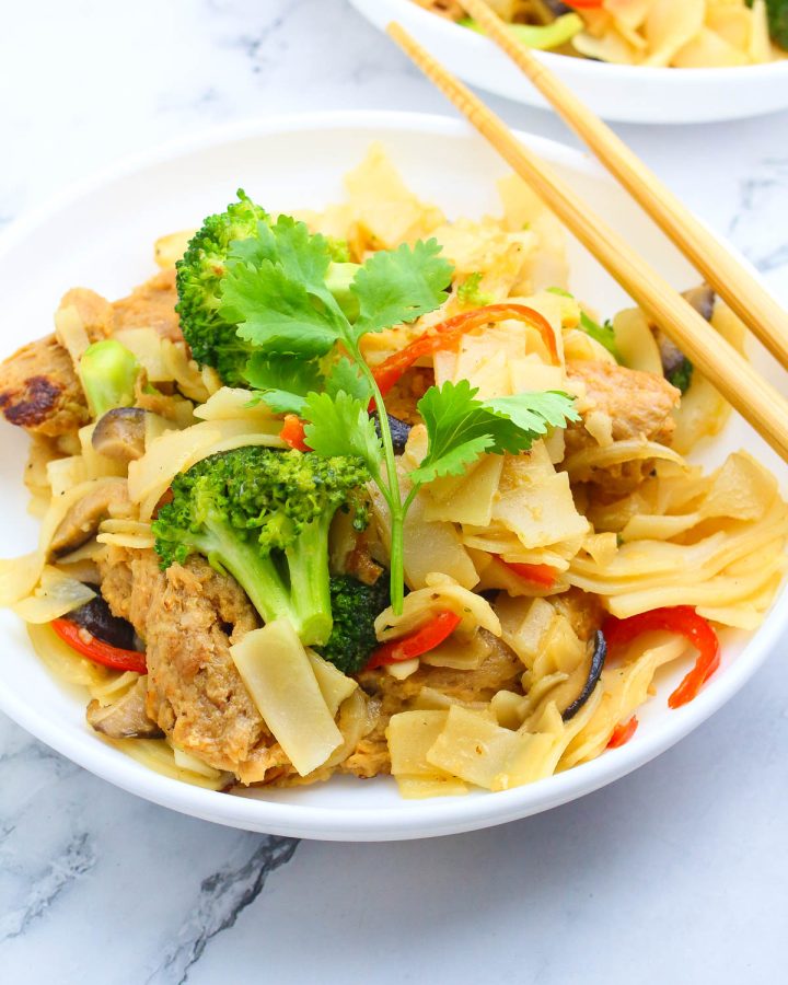 delicious pad se ew in a white bowl